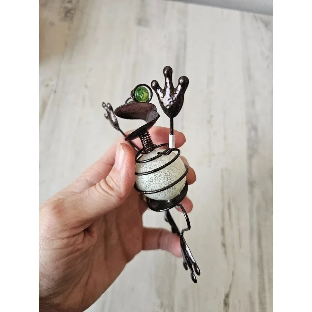 Metal‎ frog decor unique jumping spring